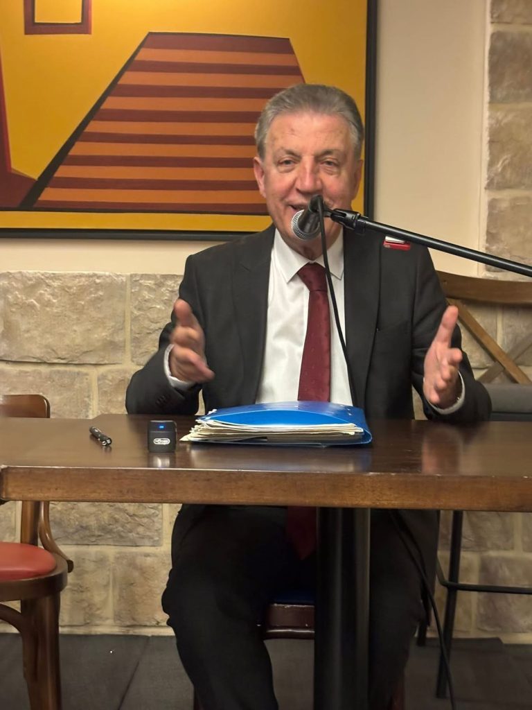 صور من أمسية شعرية ضمن أمسيات بيروت الثقافية مع الشاعر شوقي بزيع