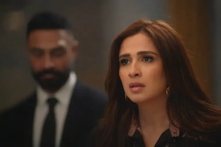 النجمة ياسمين عبد العزيز تحافظ على وجودها في المقدمة بدراما رمضان في وننسي اللي كان