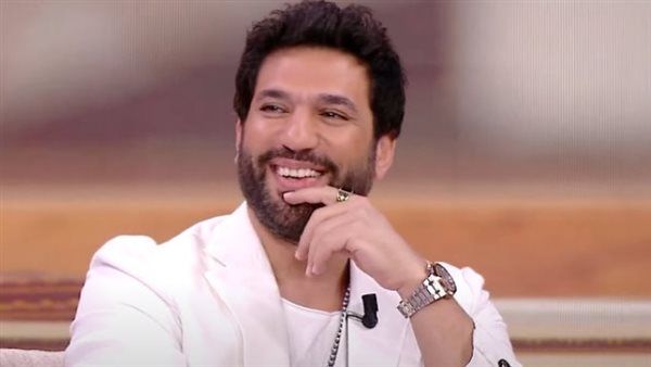 الفنان حسن الرداد يفضل الإذاعة والسينما ويغيب مؤقتاً عن الدراما