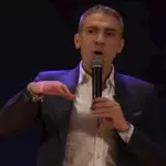 جنازة مهيبة وحشود في وداع الطبيب المصري الشهير ضياء العوضي