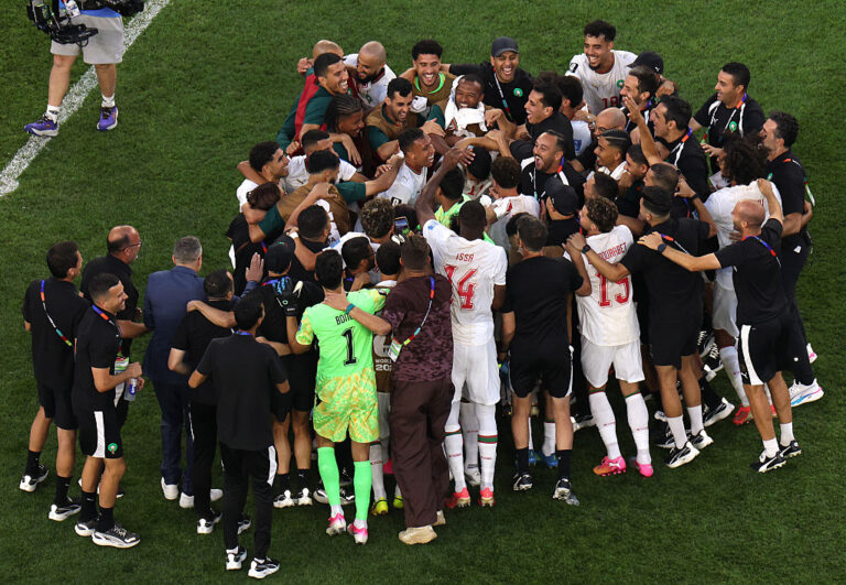 المغرب يكتب التاريخ.. أسود الأطلسي يعبرون هولندا ويبلغون ثمن النهائي كأول فريق عربي يحقق هذا الإنجاز التاريخي