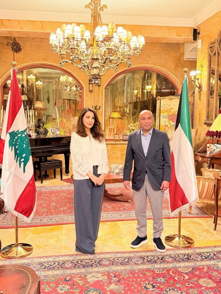 سفير الكويت الجديد في لبنان يقوم بزيارة الفنانة ماجدة الرومي في لفتة تقديرية
