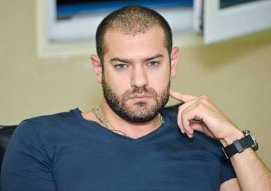النجم عمرو يوسف ينتظر الفرنساوي سينما ويواصل نشاطه بنجاح