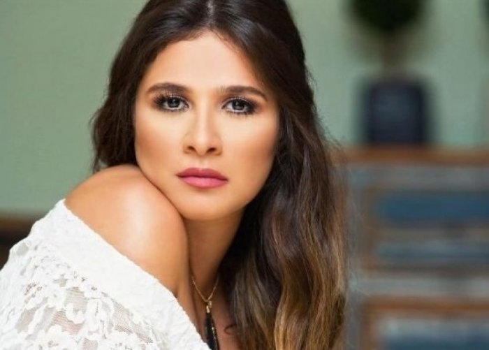 النجمة ياسمين عبد العزيز تتصدر التريند بتصريحها حول مشاهد الأكشن بفيلم خلي بالك من نفسك