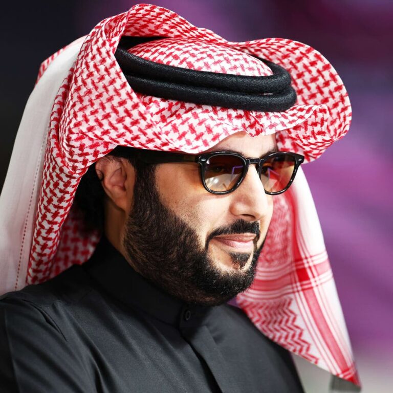 تركي ال الشيخ يحتفي بالانجاز التاريخي لفيلم 7DOGS بعد أعلي إيرادات في تاريخ السينما المصرية والعربية