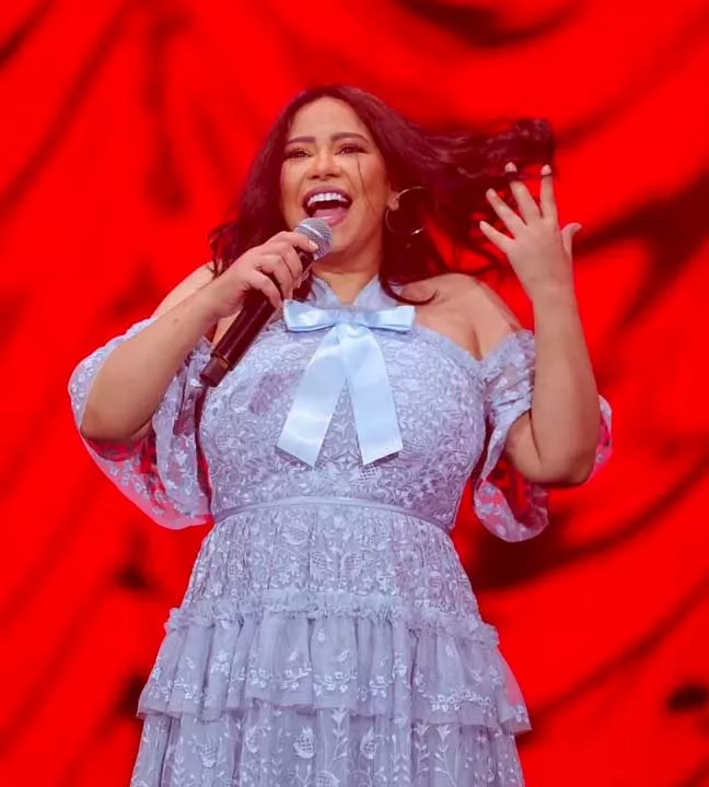 شيرين تحيي ليلة استثنائية بالعلمين وسط حضور جماهيري حاشد والليثي ضيف الشرف