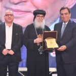 جورج قرداحي يكرم بالقاهرة بمهرجان سمفوني السادس بصفته أحد رسل السلام