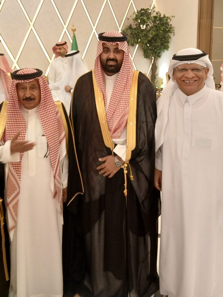 بحضور لافت من أهل الأدب والطب والثقافة والإعلام.. الدكتور عبد المحسن القحطاني يحتفل بزفاف حفيديه